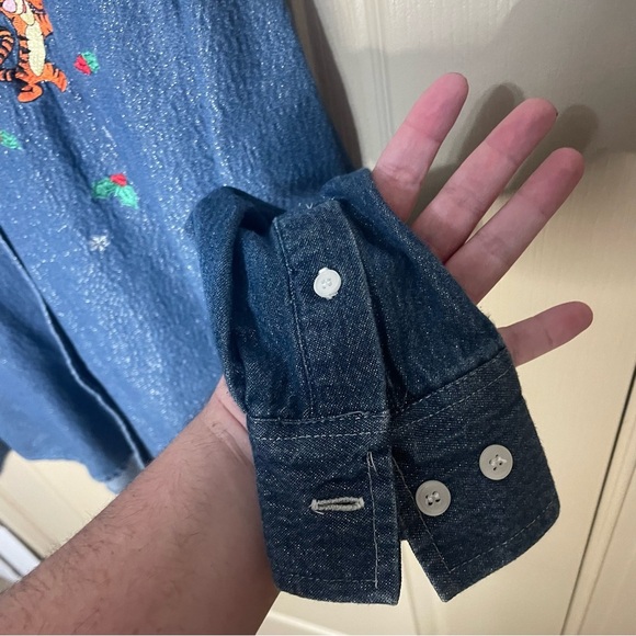 Disney Womens M Winnie The Pooh Shirt Embroidered Christmas Sparkly Denim - Picture 5 of 7